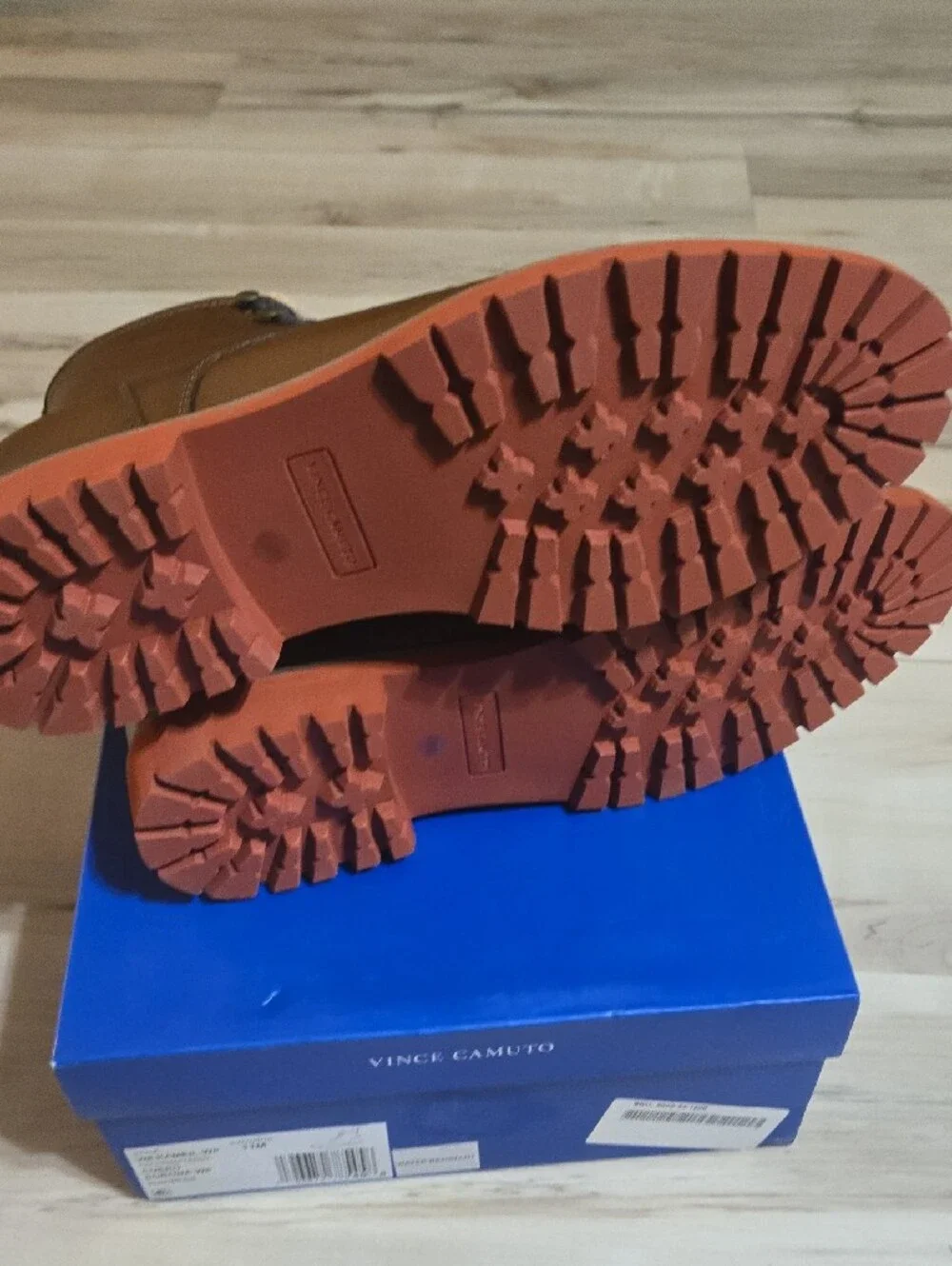 Vince Camuto Men's Chestnut Brown Leather Chukka Boots